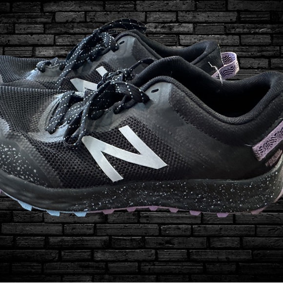 New Balance Women’s Shoe Size 8.5 - Picture 2 of 3